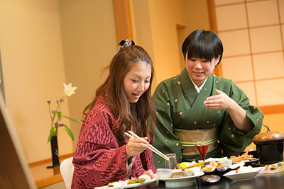 お部屋でお食事