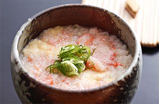 蟹の旨味を逃さず。カニ雑炊