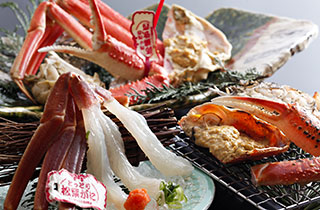 境港水揚げ！活松葉ガニ料理３種