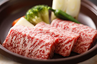 やっぱりお肉！鳥取和牛の陶板焼き　120g