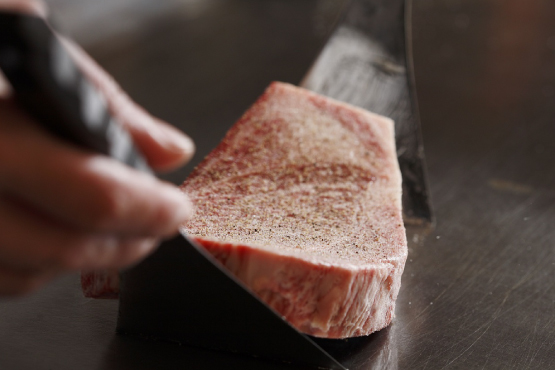 鳥取県産和牛焼き始め